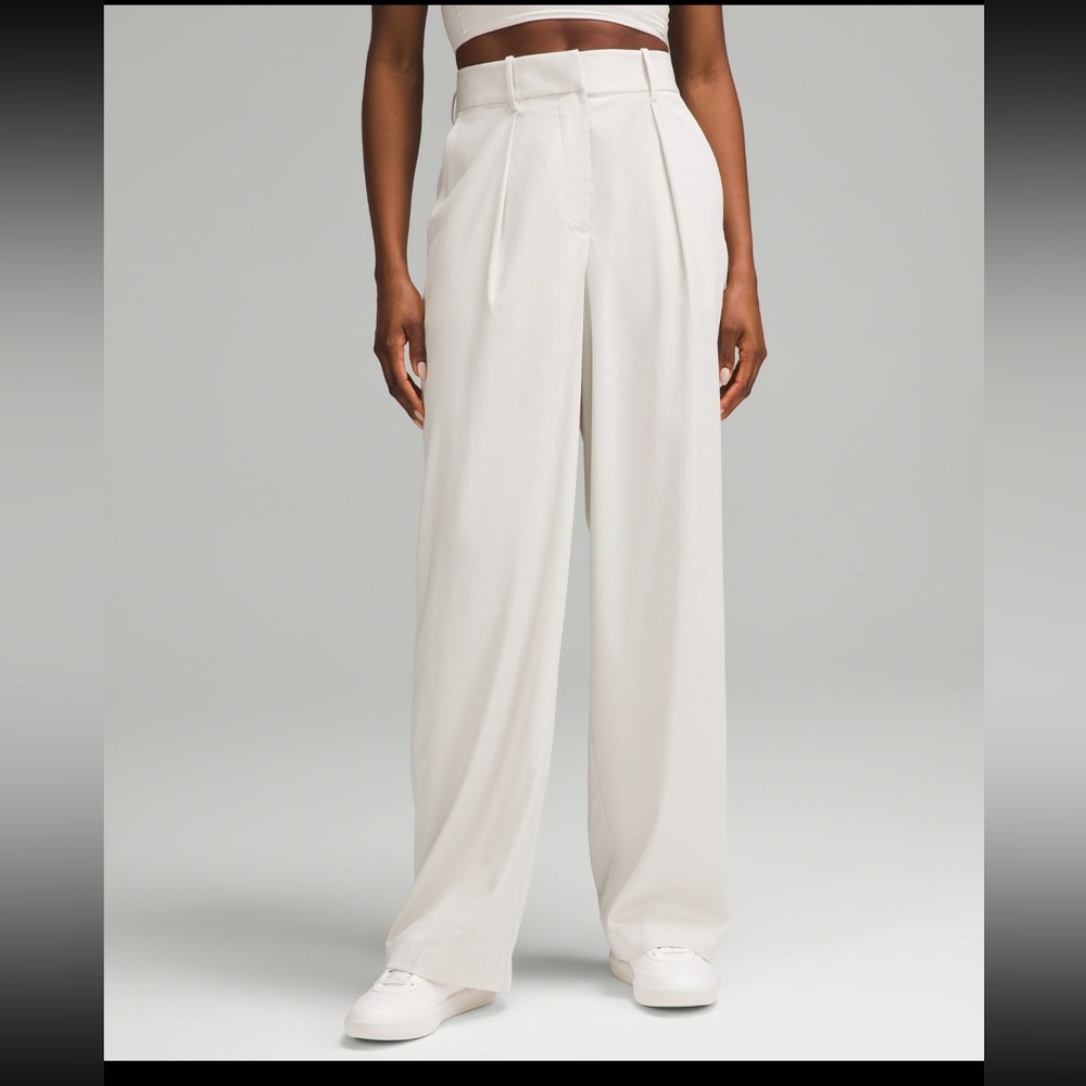NWT LULULEMON PLEAT FRONT HIGH RISE PANTS